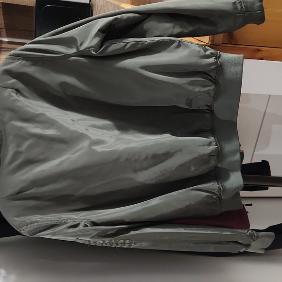 Bomber Jacket - Picture 4 of 4